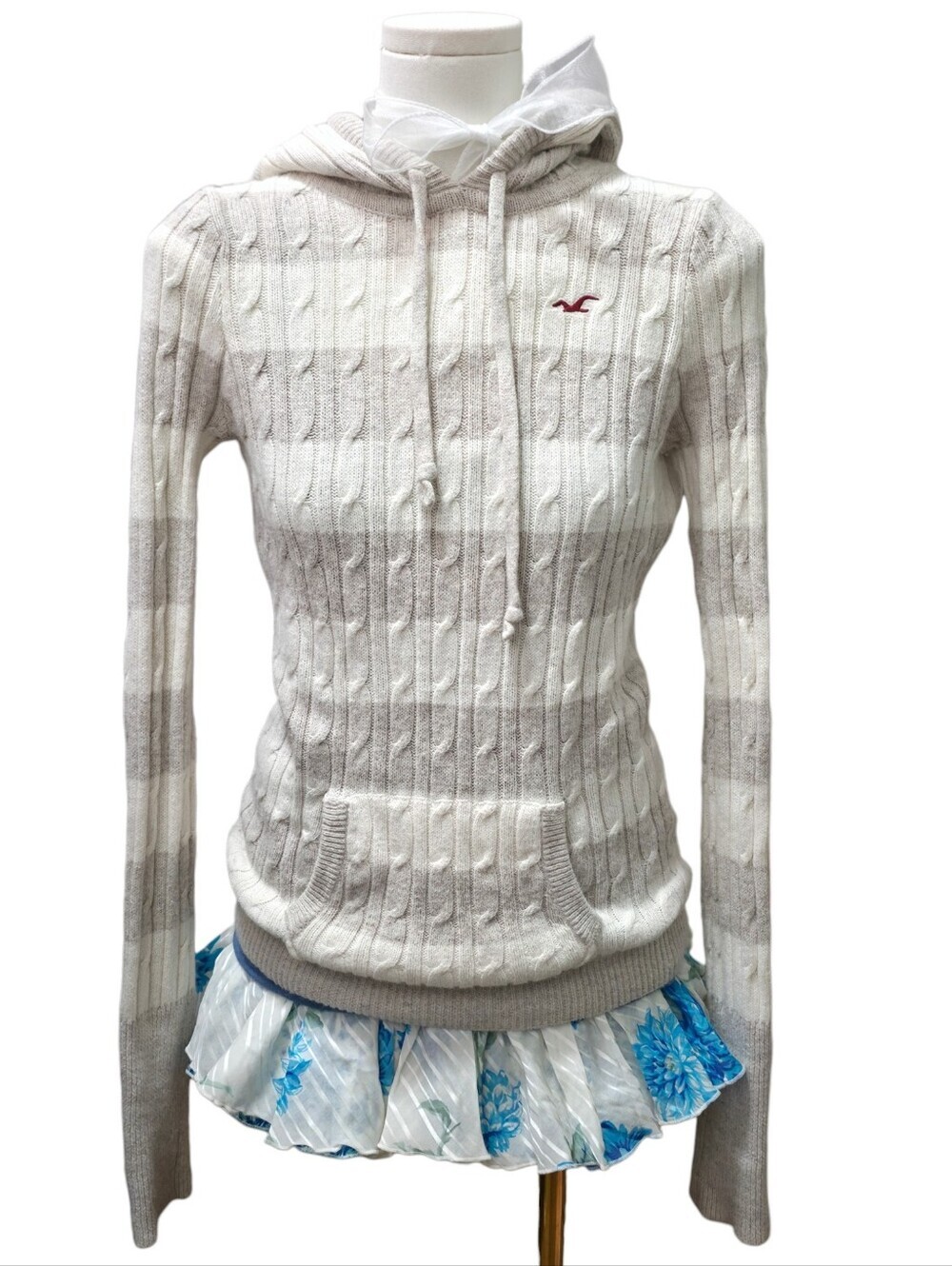 Hollister vintage cream/white and grey knit long sleeve Pullover Hoodie